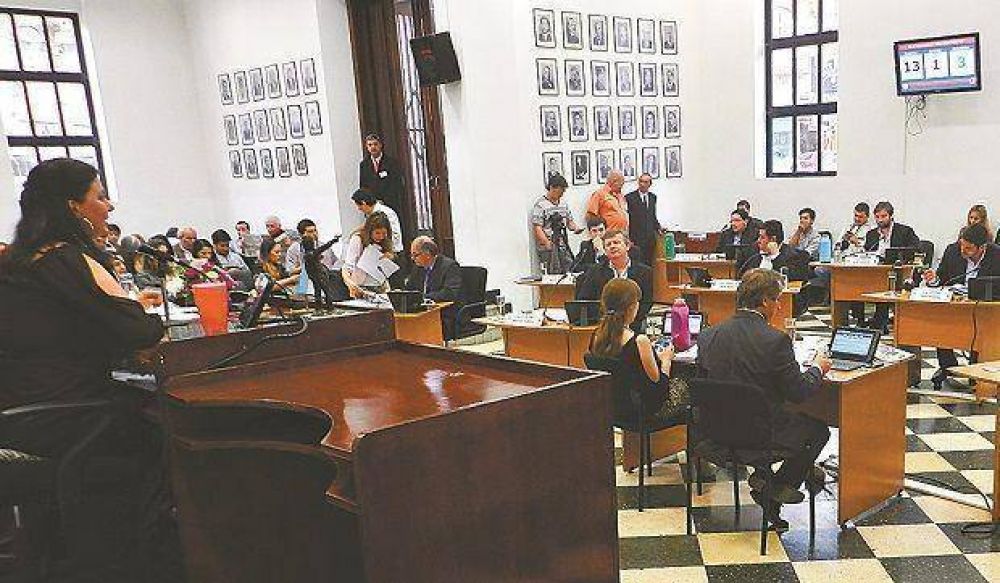 Sumar�an 300 los nombramientos pol�ticos en el Concejo posade�o