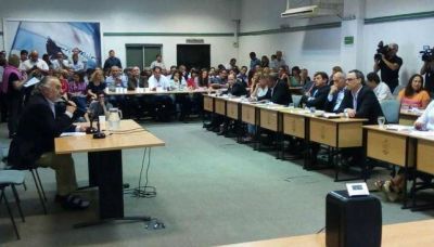 Ente: aval de empresas y vecinos, cr�ticas de opositores