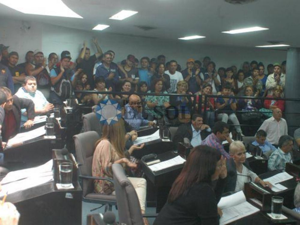 Acalorada sesi�n en el HCD