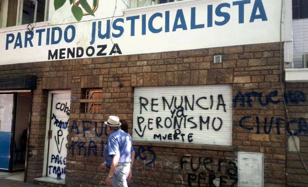 P�rez pidi� refugio en el Poder Judicial para cinco amigos