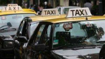 Alcolea: �El 1� de diciembre aumentar�a la tarifa de los taxis�