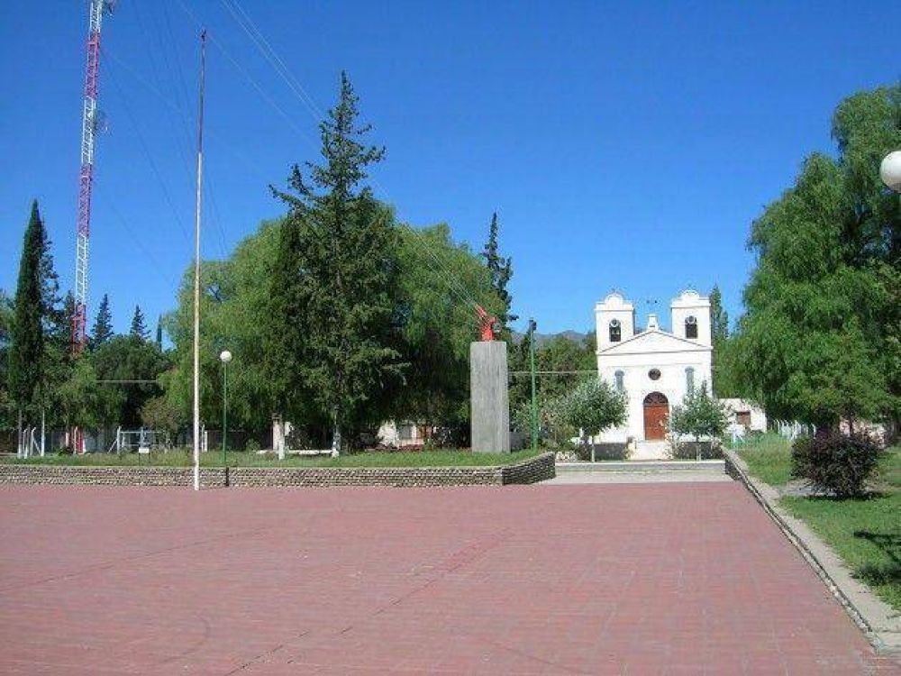 Agua potable y cloacas para Nogol�