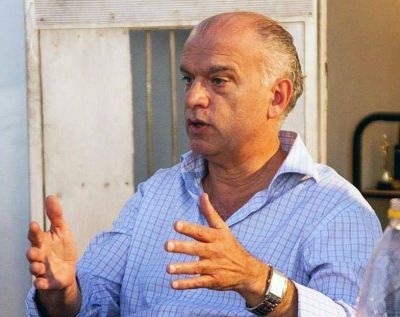 Basura: Grindetti prometi� revisar el contrato con la empresa recolectora