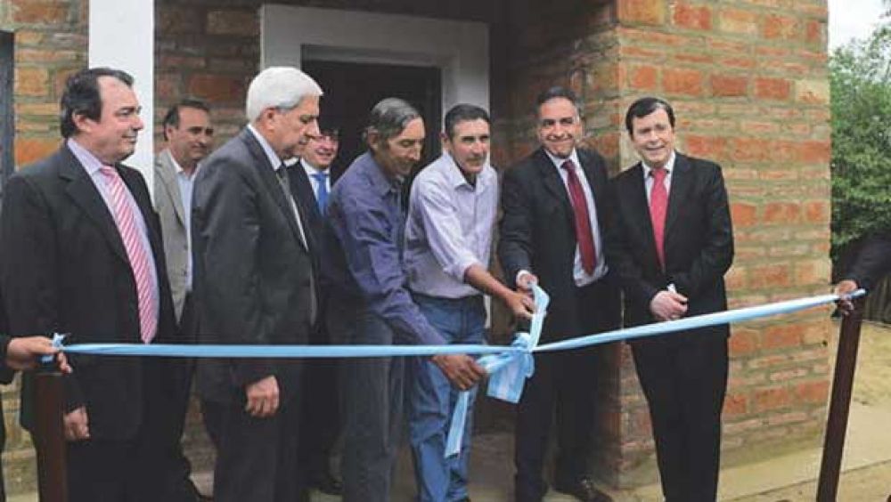 Neder y Zamora inauguraron obras en Lavalle