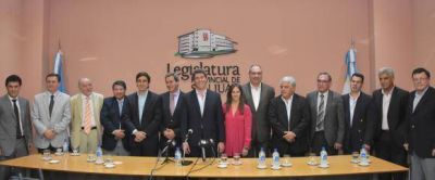 Agua y Vivienda, las �reas que pondr� a rodar U�ac