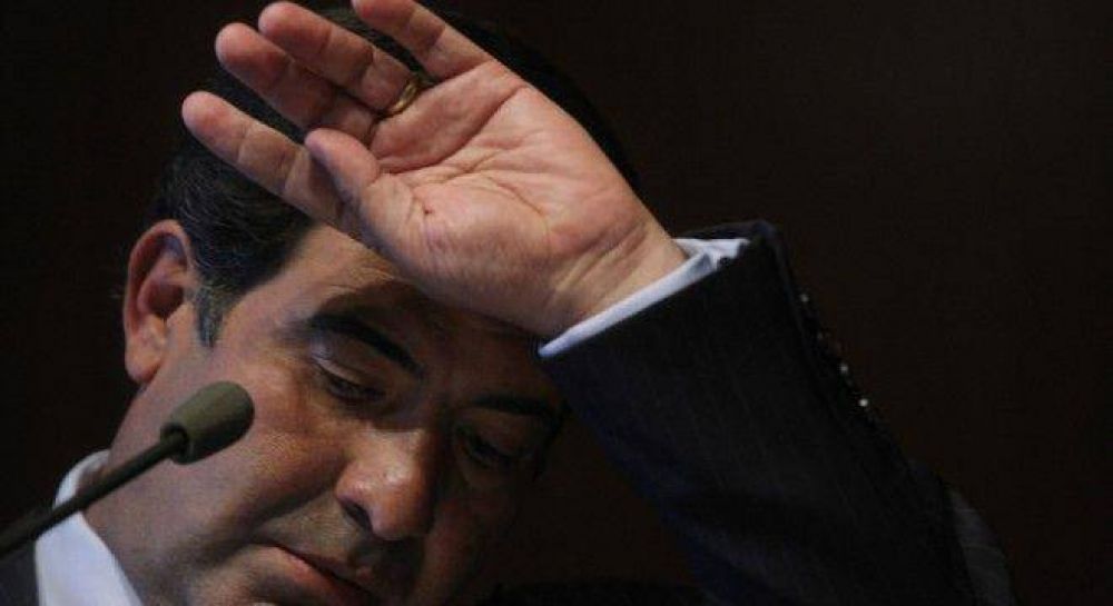 Cristina indignada con Echegaray porque renuncia y no se atrinchera como Bauer y Sabbatella