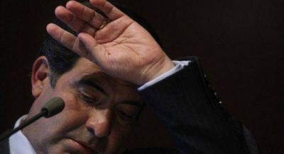 Cristina indignada con Echegaray porque renuncia y no se atrinchera como Bauer y Sabbatella