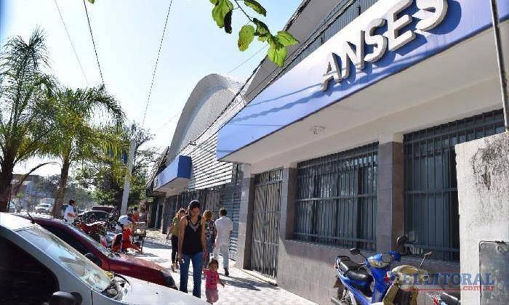 Unas 30 oficinas y 100 funcionarios deber renovar Macri en Corrientes