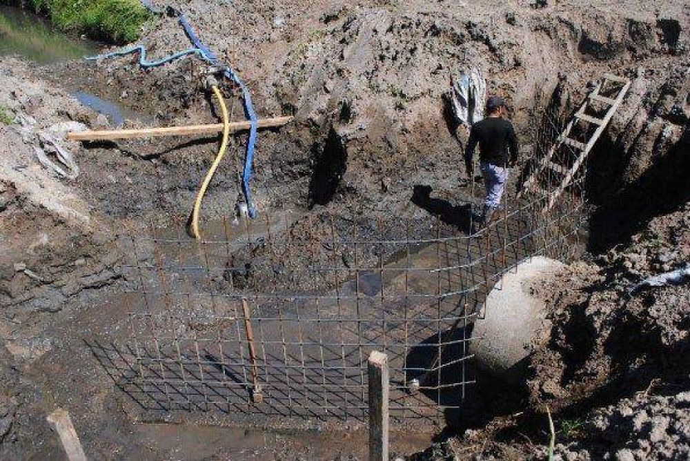 Comenz� la construcci�n de las tres estaciones de bombeo gestionadas por el municipio