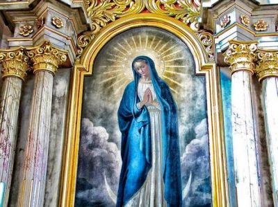La iglesia organiza diversas misas por el D�a de la Virgen