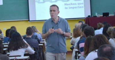 Roberto Rosler: �Si en verdad nos apasiona la docencia debemos contagiarla�