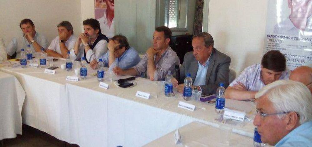 Cellillo dijo que hay intendentes radicales �preocupados por el estado de los municipios�