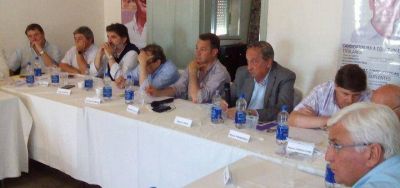 Cellillo dijo que hay intendentes radicales �preocupados por el estado de los municipios�