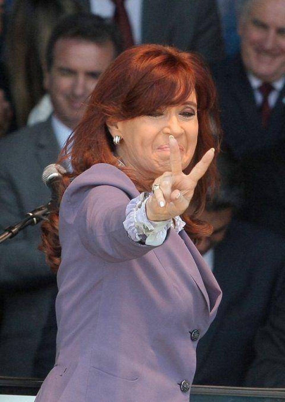 Segunda aparici�n p�blica de CFK tras el balotaje: visita laboratorios de YPF en Berisso