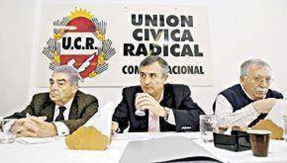 Con duras cr�ticas, la UCR dio por cerrado el di�logo con el Gobierno
