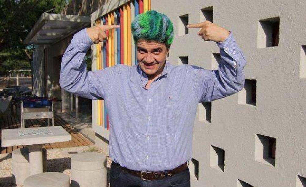 Jorge Macri cumpli� su promesa y ti�o su pelo de celeste y verde