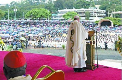 El Papa destac� el valor de la familia y critic� la cultura del consumismo