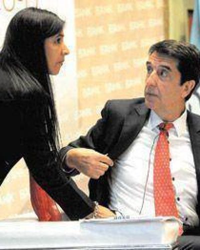 En el Banco, para que pueda esperar sentado