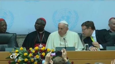 Papa Francisco a ONU: No tenemos derecho a ser indiferentes ante las vidas que naufragan
