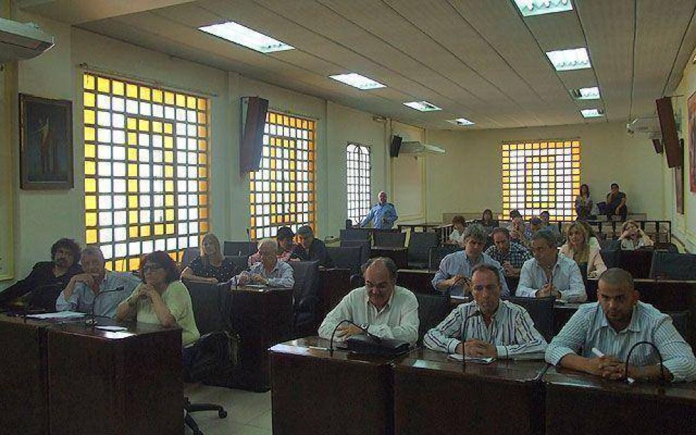 Aprobaron la creacion de la Defensor�a del Pueblo