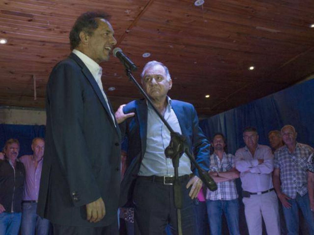 Scioli visit� el distrito y agradeci�