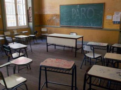 Docentes convocan a una nueva huelga