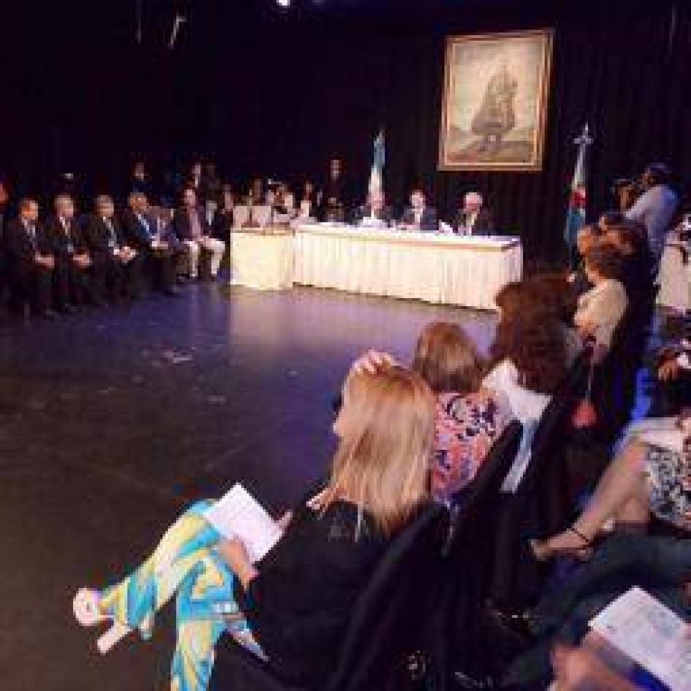 Casas, optimista con un di�logo �constructivo y respetuoso� con Macri