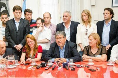 La primera minor�a marc� la cancha en Diputados