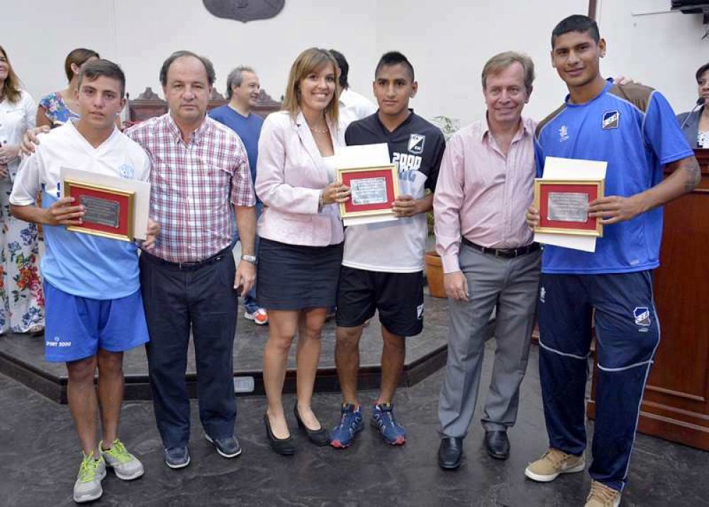 El Concejo Deliberante de Salta premi con becas a once deportistas