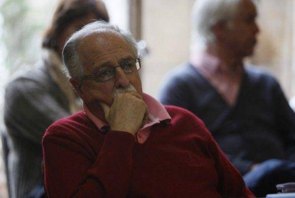 Cano dijo que �seguimos encontrando deudas y es casi una certeza que le pediremos dinero a Provincia para pagar sueldos y aguinaldos�