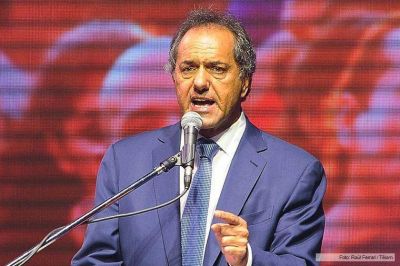 Scioli llam� a alcanzar la unidad de todo el peronismo y sectores que integra el FpV