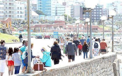 El buen clima despidi� a los turistas que disfrutaron del fin de semana largo