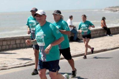 Pulti corri� los 10K y destac� la realizaci�n de �este evento importante para la ciudad�