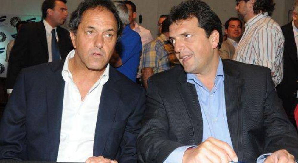 Scioli hizo un llamado a �la unidad� del PJ y abri� la puerta al regreso de Massa