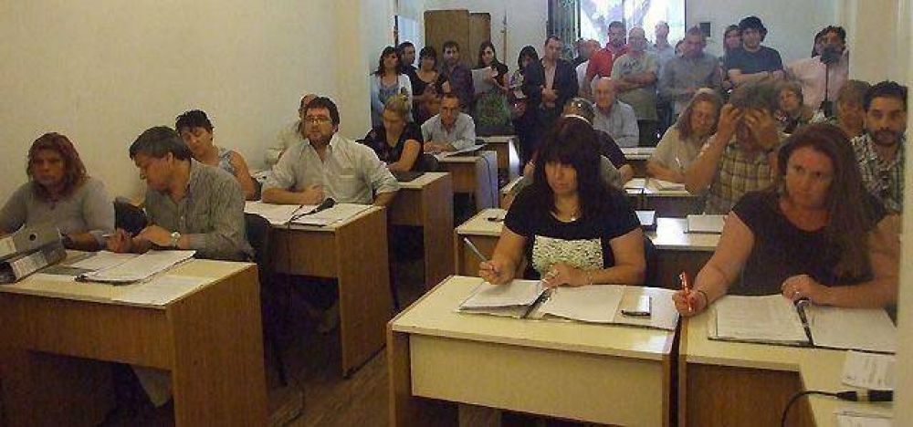 En Esteban Echeverr�a, aprobaron el Presupuesto 2016