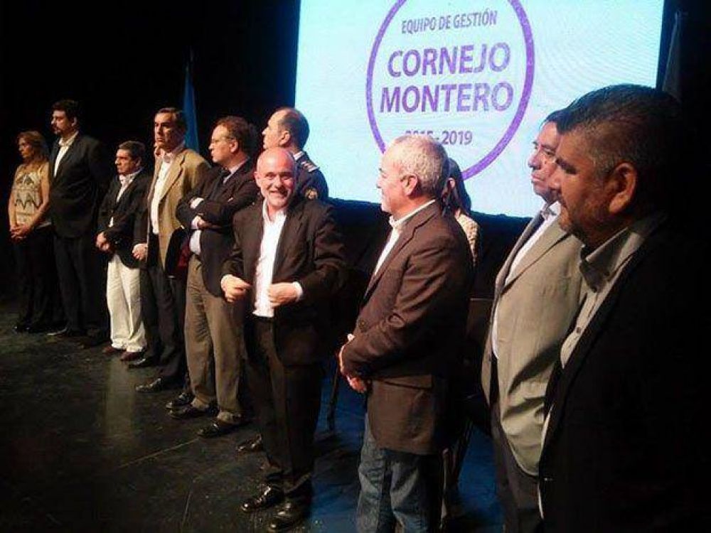 El gobernador electo Alfredo Cornejo present� su gabinete en La Nave Cultural