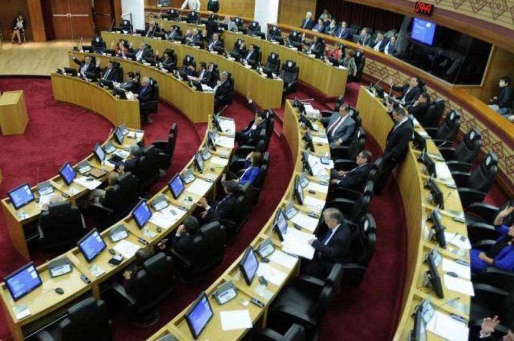 La Legislatura terminar�a el a�o gastando m�s de $ 1.500 millones, casi el doble que en 2014