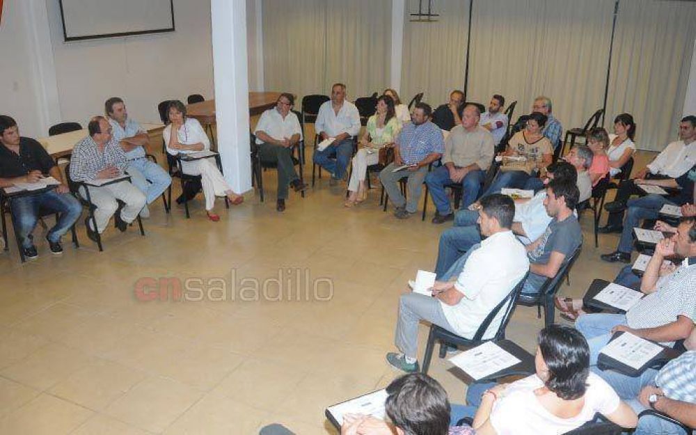 Salom�n reuni� a quienes conformar�n su gabinete