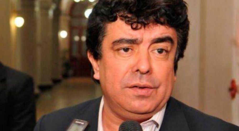 Espinoza sali� al cruce del pacto entre macristas y massistas en la provincia