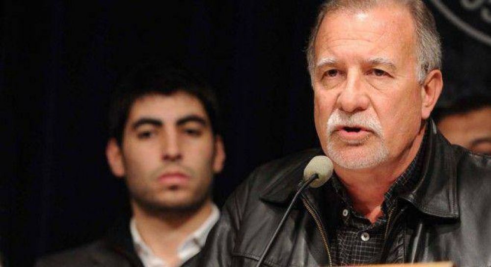 Moyano arma un bloque sindical para presionar a Macri