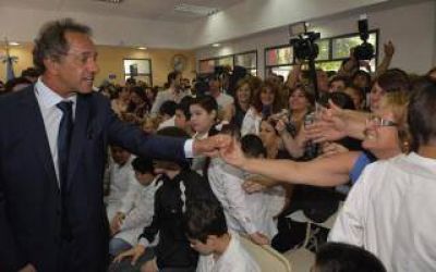 Scioli inaugur� una escuela en Lan�s y una UPA en General Madariaga