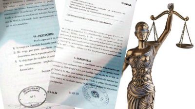 Buscan frenar las adjudicaciones del AFSCA: las denuncias del diario Hoy ya tramitan en la Justicia 