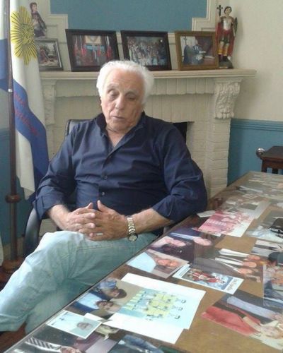 Raúl Basualdo: “La gente cae en la trampa de pensar que el neoliberalismo refleja sus intereses”