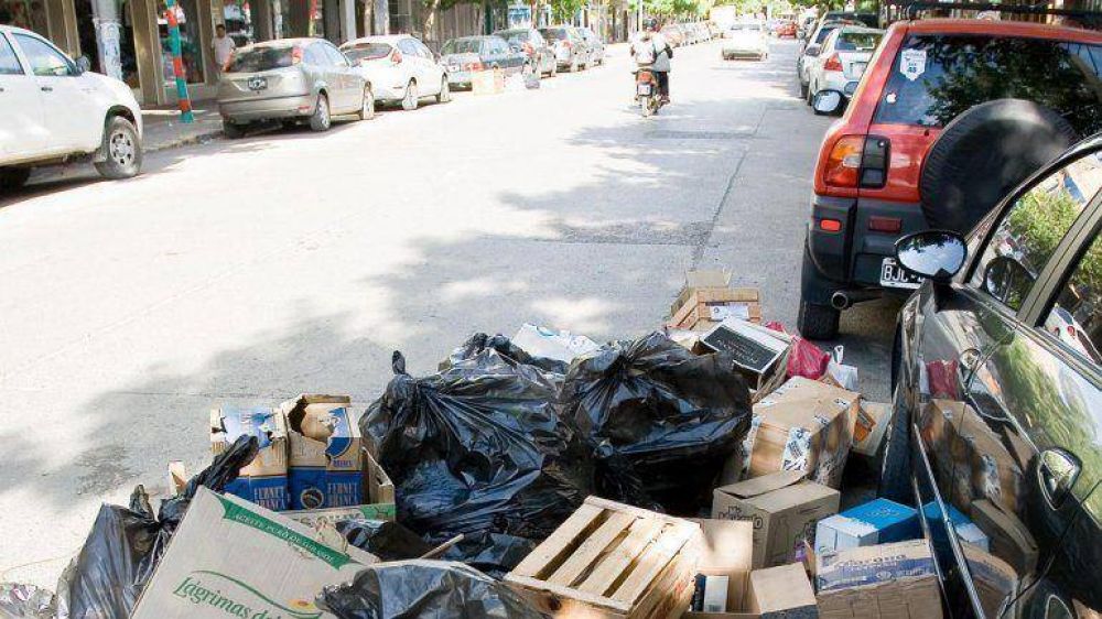 Las calles de la ciudad rebalsan de basura