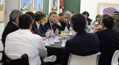Macri encabez� la primera reuni�n de gabinete en 12 a�os y denunci�: 