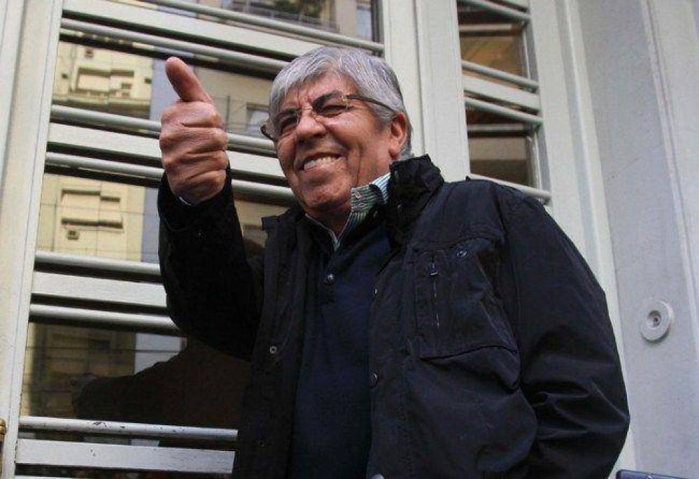 Moyano dijo que al ministro de Trabajo de Macri �hay que ayudarlo�