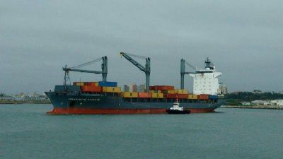 Eval�an plan de dragado de mantenimiento para el puerto