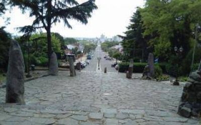 Lunghi presenta la temporada de verano 2016 en Tandil