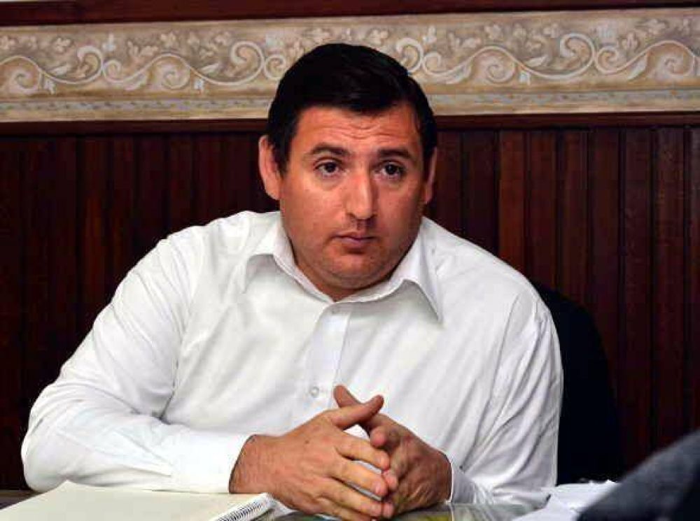 Salgado achica su gabinete en Santa Rosa para ahorrar