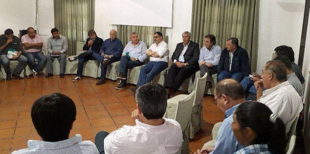 MORALES E INTENDENTES ELECTOS DE CAMBIA JUJUY ANALIZARON SITUACI�N DE MUNICIPIOS